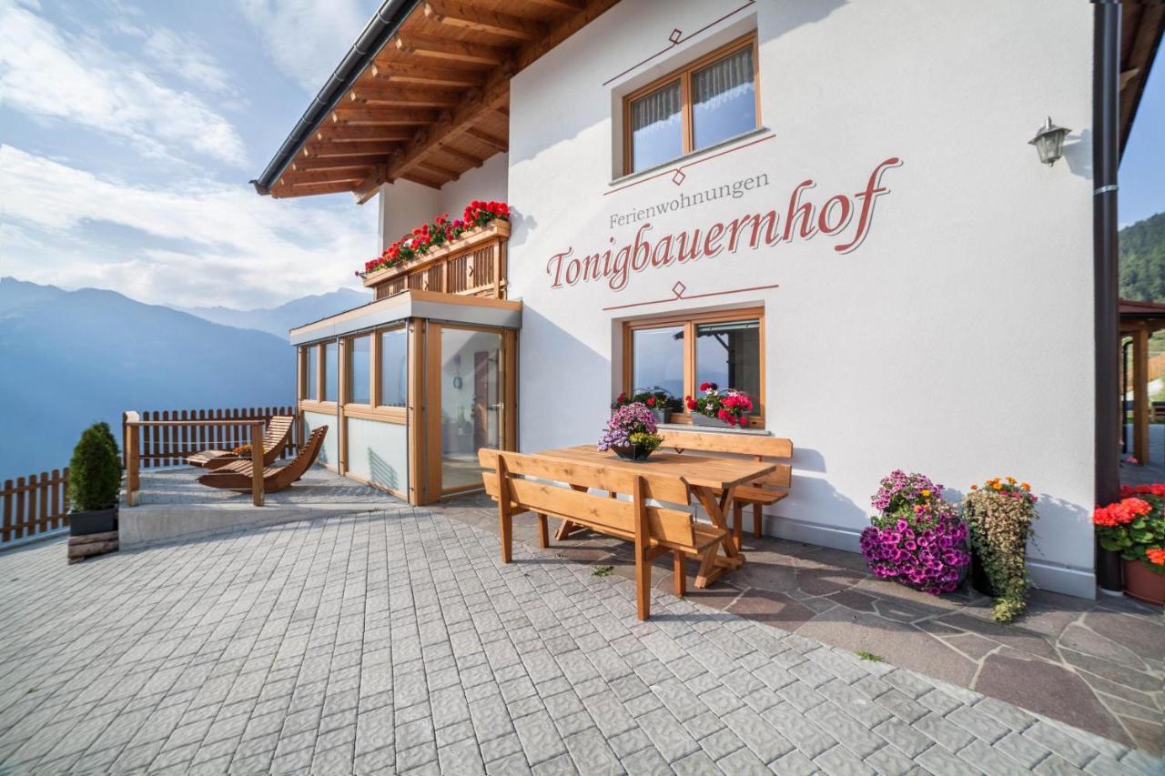 Tonigbauernhof Blumenwiese Schenna Exterior foto